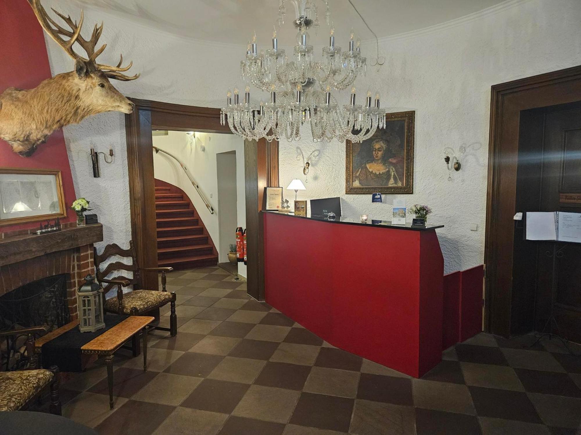 Eventlocation & Hotel Schloss Neuburg Obrigheim Buitenkant foto